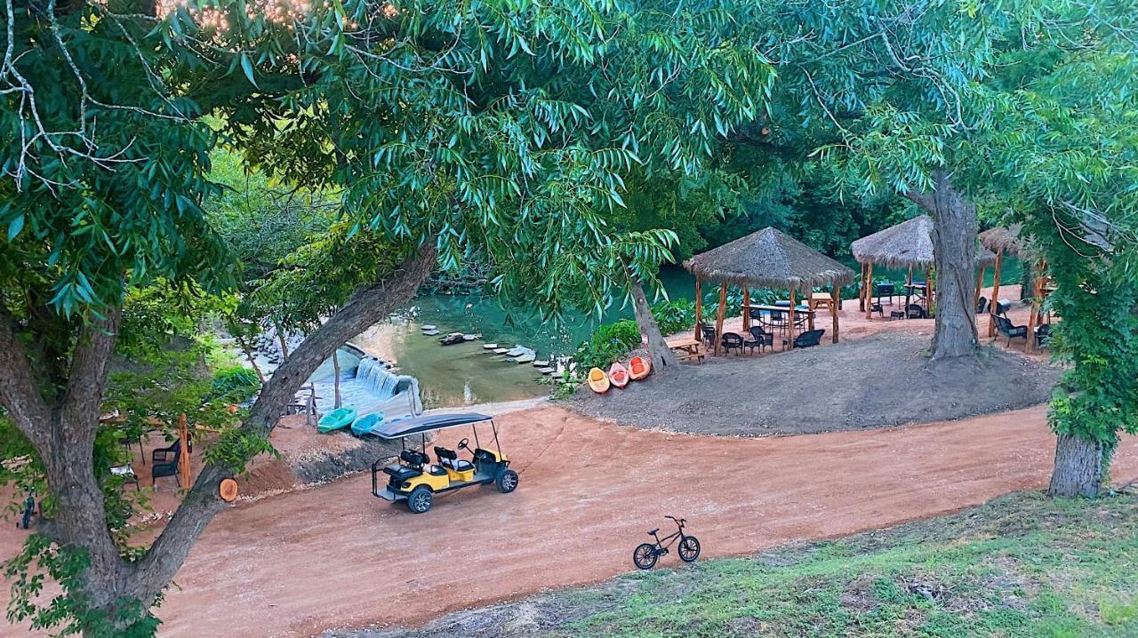 Son'S Rio Cibolo Birdhouse Cabin #11 Beautiful Creek Front Cabins And Cabanas! Villa Marion Bagian luar foto