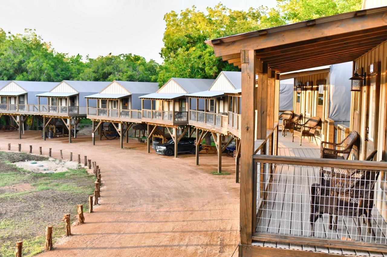 Son'S Rio Cibolo Birdhouse Cabin #11 Beautiful Creek Front Cabins And Cabanas! Villa Marion Bagian luar foto